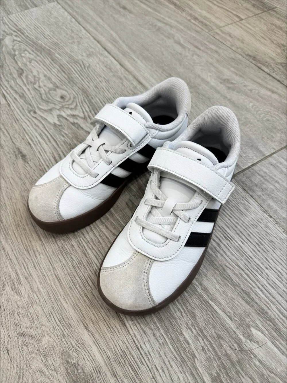 Adidas VL Court 3.0 Kids Skateboarding Sneakers Size 2